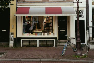Street-level view of the candidate storefront